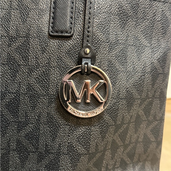 Michael Kors Large Morgan Tote Bag With MK Monogram - Picture 5 of 9